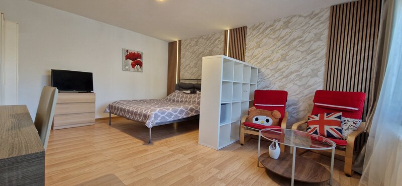 Uverturii, 8 min. metrou Lujerului, proprietar, garsoniera mare 42 mp,